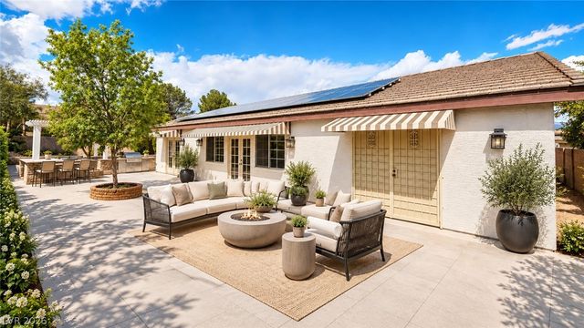 8229 Flowing Rapids Court, Las Vegas, NV 89131