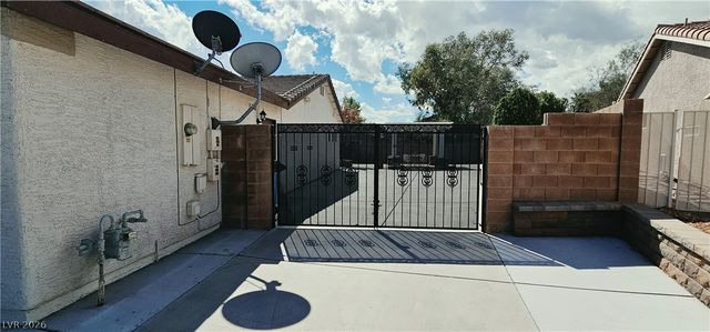 8229 Flowing Rapids Court, Las Vegas, NV 89131
