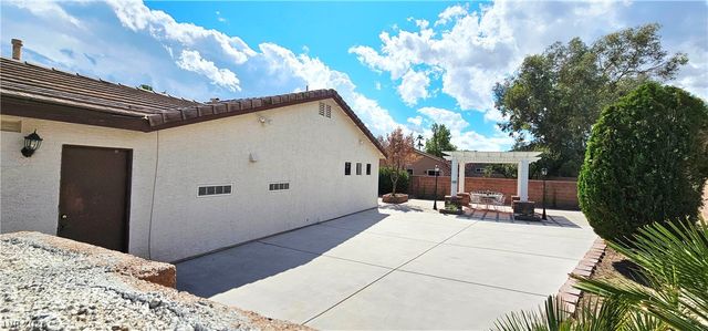 8229 Flowing Rapids Court, Las Vegas, NV 89131
