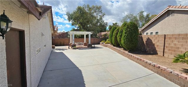 8229 Flowing Rapids Court, Las Vegas, NV 89131
