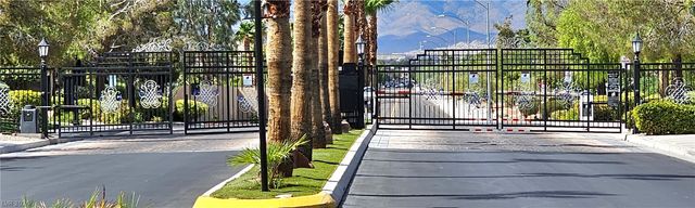 8229 Flowing Rapids Court, Las Vegas, NV 89131
