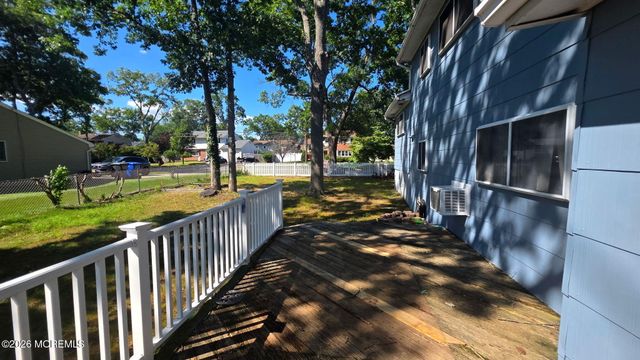 59 Oak Ridge Parkway, Toms River, NJ 08755