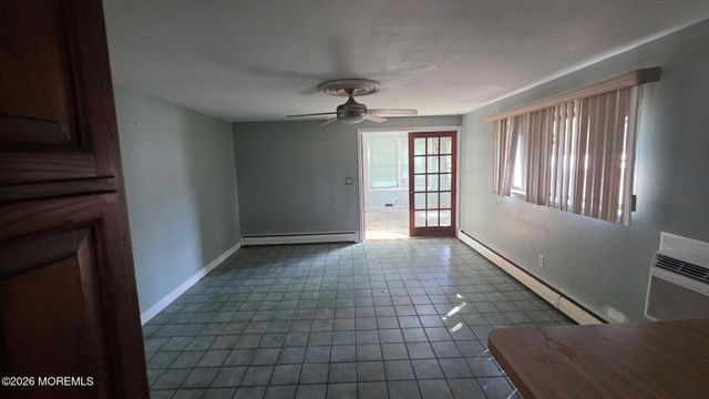 59 Oak Ridge Parkway, Toms River, NJ 08755