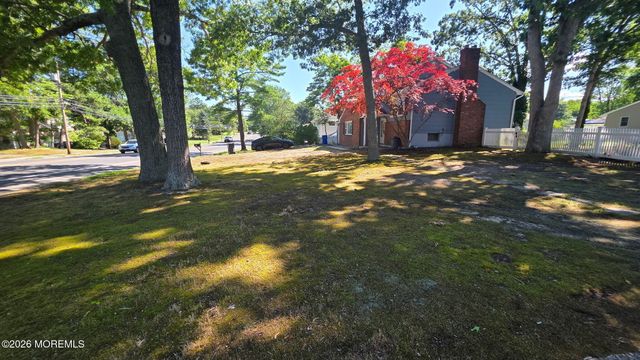 59 Oak Ridge Parkway, Toms River, NJ 08755