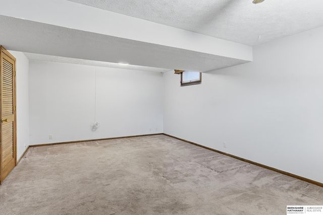 14010 S 35th Street, Bellevue, NE 68123