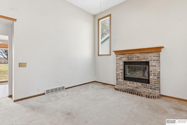 14010 S 35th Street, Bellevue, NE 68123