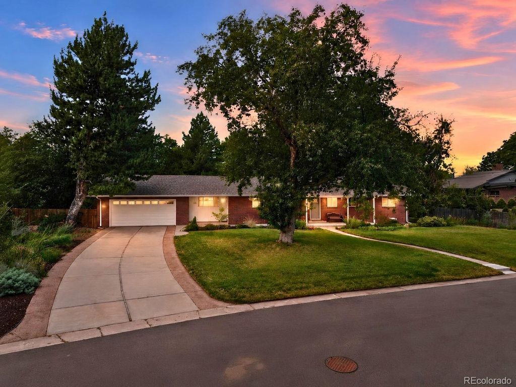 546 W Lake Ave, Littleton, CO 80120