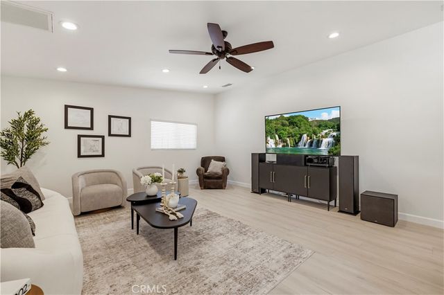 7701 Rhea Avenue, Reseda, CA 91335