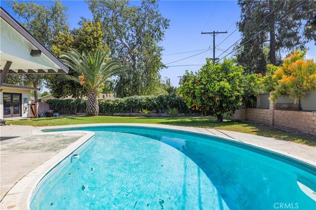 7701 Rhea Avenue, Reseda, CA 91335