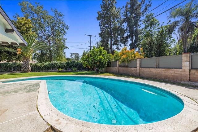 7701 Rhea Avenue, Reseda, CA 91335