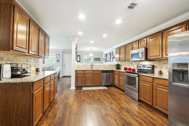 1011 Benwick Rd, Hendersonville, TN 37075