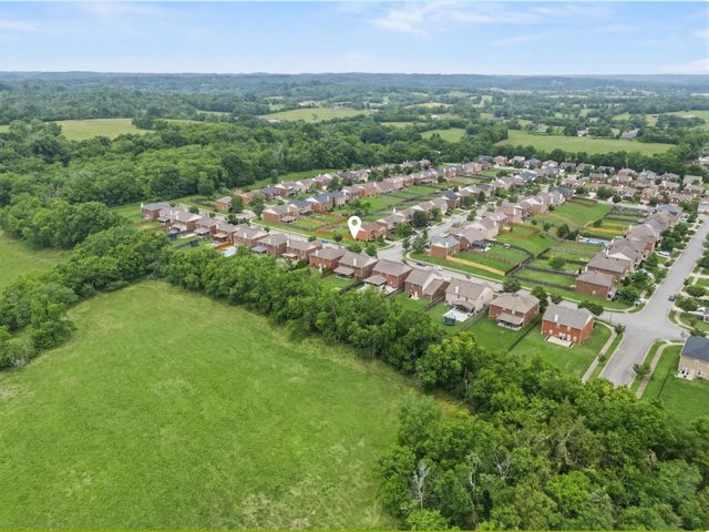 1011 Benwick Rd, Hendersonville, TN 37075