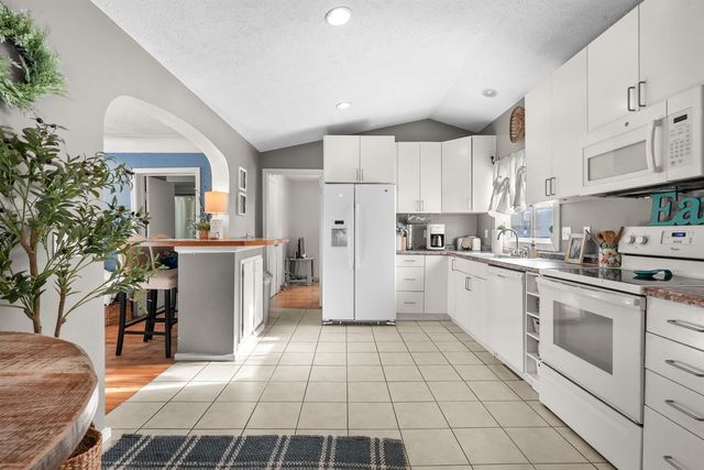 907 Chestnut Street, Cadillac, MI 49601