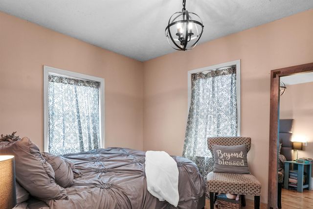 907 Chestnut Street, Cadillac, MI 49601