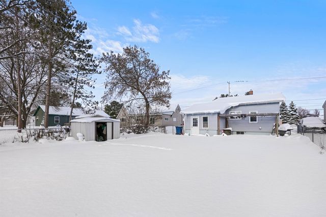 907 Chestnut Street, Cadillac, MI 49601