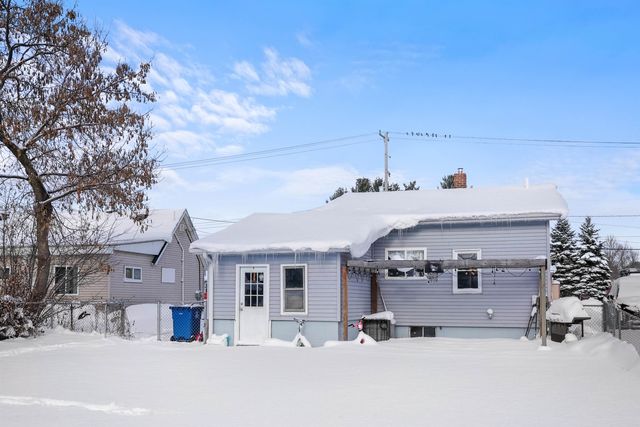 907 Chestnut Street, Cadillac, MI 49601