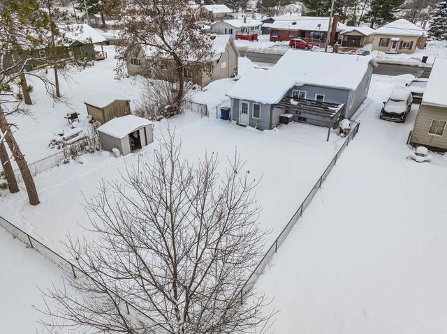 907 Chestnut Street, Cadillac, MI 49601