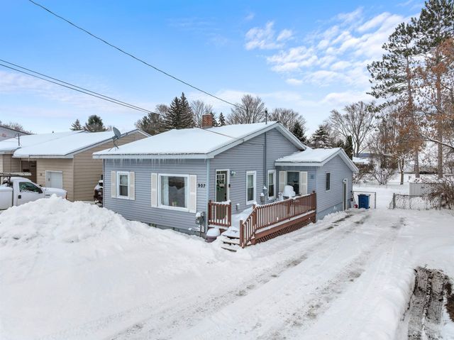 907 Chestnut Street, Cadillac, MI 49601