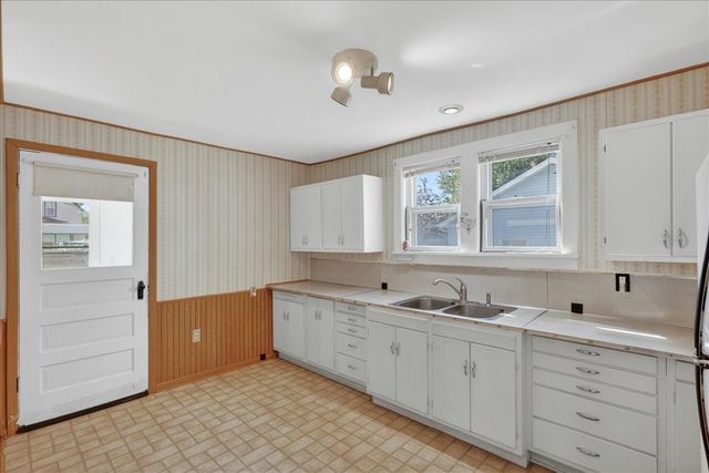 124 Washington Street, Sparta, MI 49345