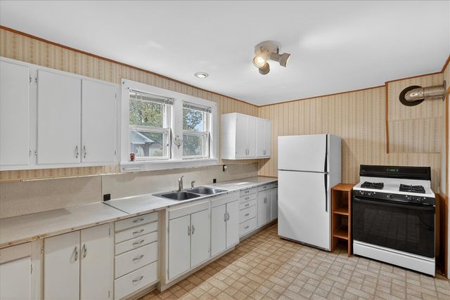 124 Washington Street, Sparta, MI 49345