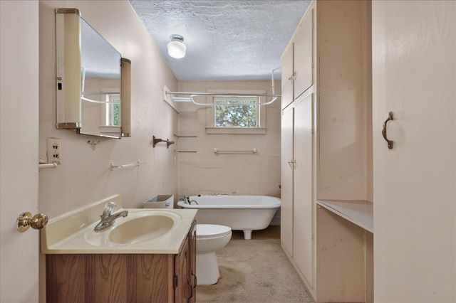 124 Washington Street, Sparta, MI 49345
