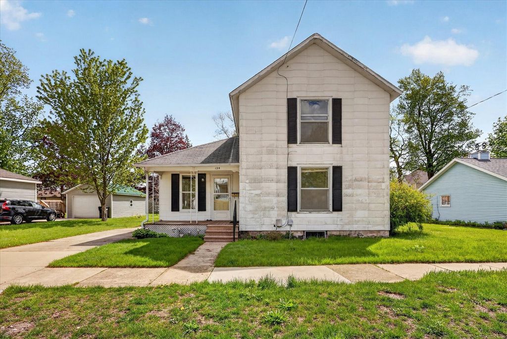 124 Washington Street, Sparta, MI 49345