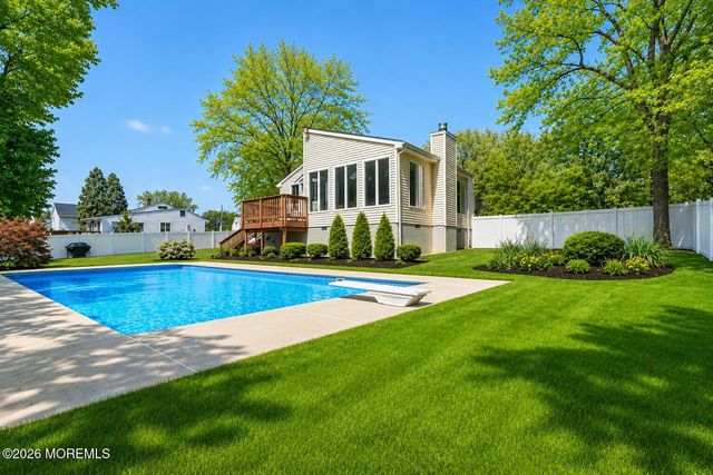 43 Nautilus Drive, Leonardo, NJ 07737