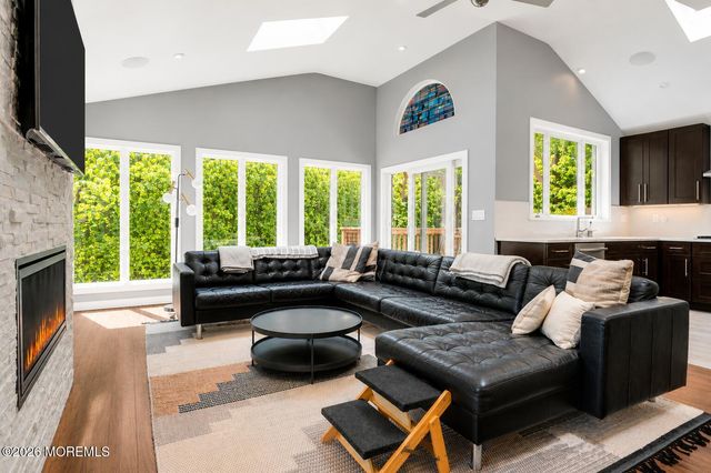 43 Nautilus Drive, Leonardo, NJ 07737