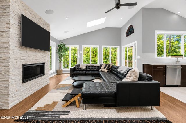 43 Nautilus Drive, Leonardo, NJ 07737