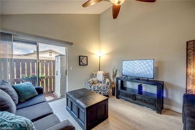 6337 Royal Woods DR, Fort Myers, FL 33908