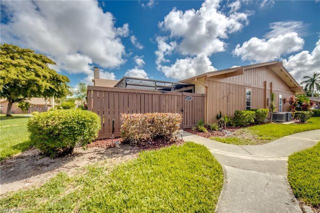 6337 Royal Woods DR, Fort Myers, FL 33908