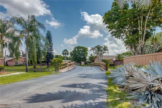 6337 Royal Woods DR, Fort Myers, FL 33908