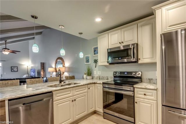 6337 Royal Woods DR, Fort Myers, FL 33908