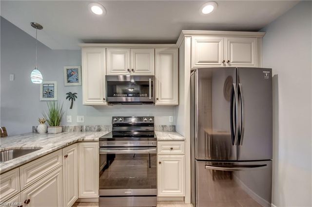 6337 Royal Woods DR, Fort Myers, FL 33908
