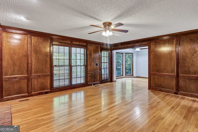 230 Mapledale Trail, Sharpsburg, GA 30277