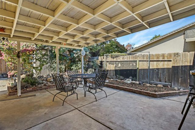 2962 Smoke Tree Cir, Stockton, CA 95209