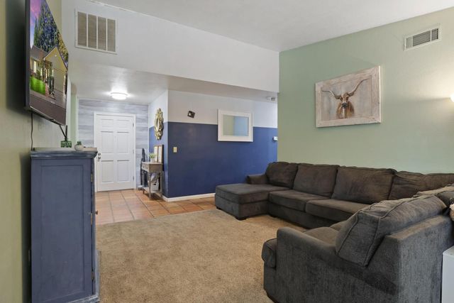 2962 Smoke Tree Cir, Stockton, CA 95209