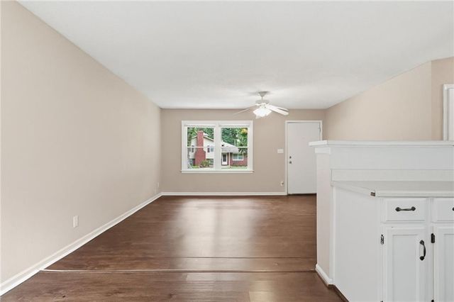 8338 Santa Fe Lane, Overland Park, KS 66212
