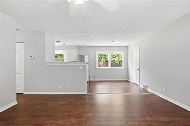 8338 Santa Fe Lane, Overland Park, KS 66212