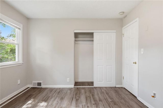 8338 Santa Fe Lane, Overland Park, KS 66212