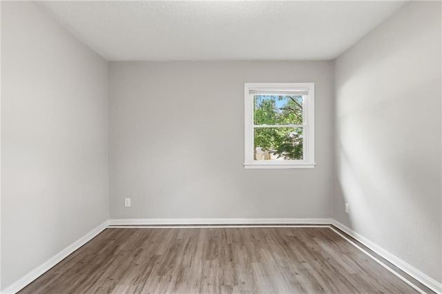 8338 Santa Fe Lane, Overland Park, KS 66212