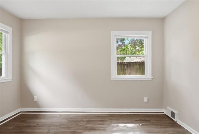 8338 Santa Fe Lane, Overland Park, KS 66212