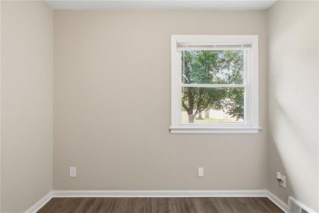 8338 Santa Fe Lane, Overland Park, KS 66212