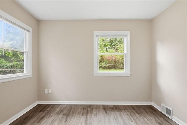 8338 Santa Fe Lane, Overland Park, KS 66212