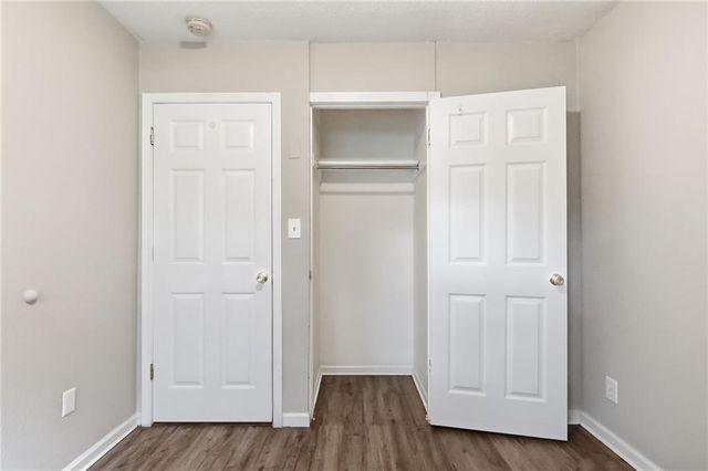 8338 Santa Fe Lane, Overland Park, KS 66212