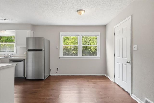 8338 Santa Fe Lane, Overland Park, KS 66212