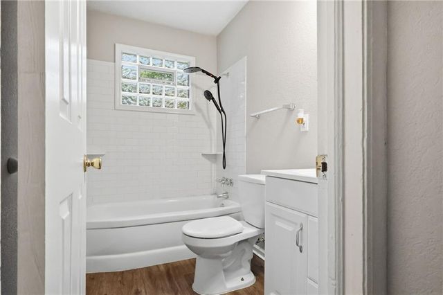 8338 Santa Fe Lane, Overland Park, KS 66212