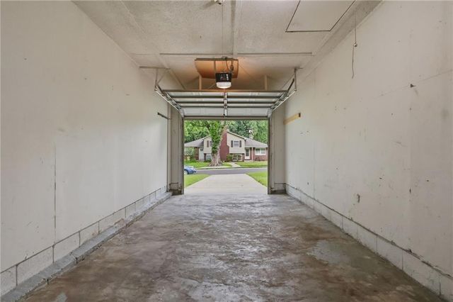 8338 Santa Fe Lane, Overland Park, KS 66212