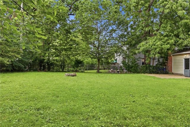 8338 Santa Fe Lane, Overland Park, KS 66212