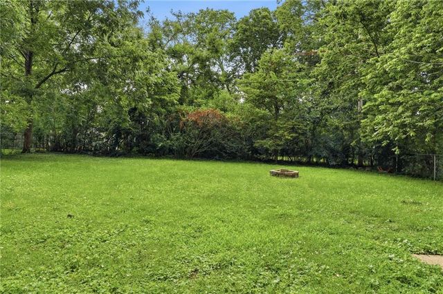 8338 Santa Fe Lane, Overland Park, KS 66212